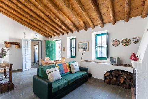 Posezení v ubytování Casa del Ingeniero , alberca 4 Hab 8 Pers 3 Chimeneas con horno