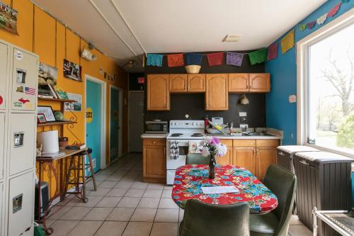 Kjøkken eller kjøkkenkrok på Hostel Detroit