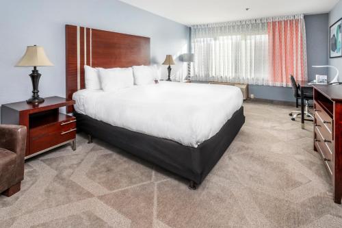 Una cama o camas en una habitación de Inn at Seaside