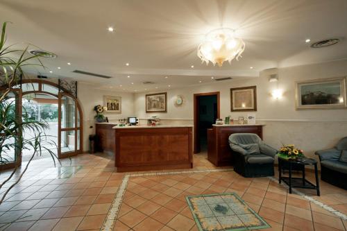 Lobbyn eller receptionsområdet på Hotel Villa Luigi
