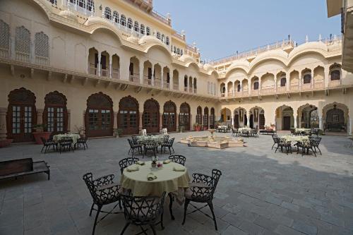 Restaurace v ubytování Alsisar Mahal- Heritage Hotel