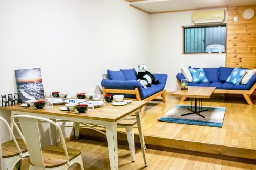 Χώρος καθιστικού στο Atami Ajiro House貸切温泉宿