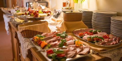 Еда / где поесть недалеко от гостевого дома