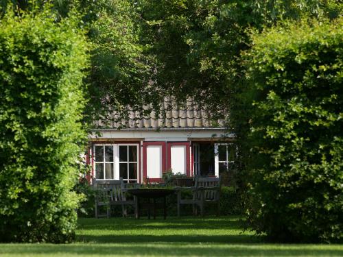 Taman di luar B&B Pronkenburg
