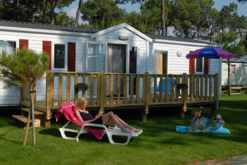 Κήπος έξω από το Camping Officiel Siblu Le Bois Masson