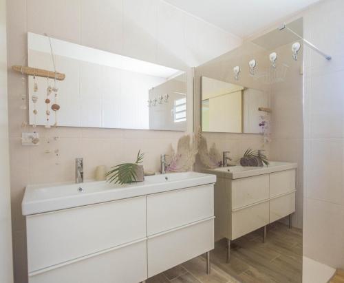 Ένα μπάνιο στο Villa Morene