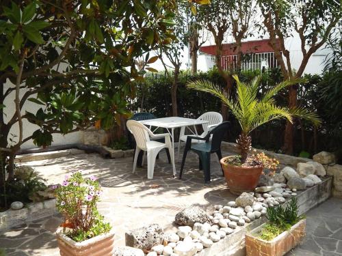 N66 - Numana, trilocale in centro con giardino
