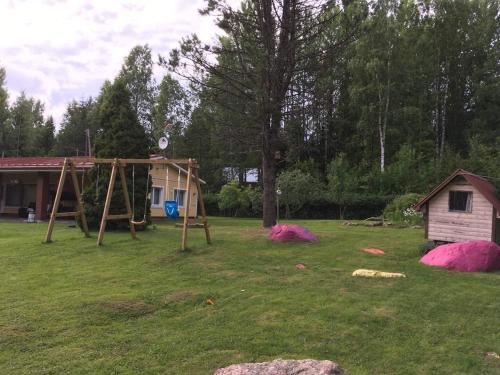Herní místnost nebo prostor pro děti v ubytování Pyhtää Garden Villa