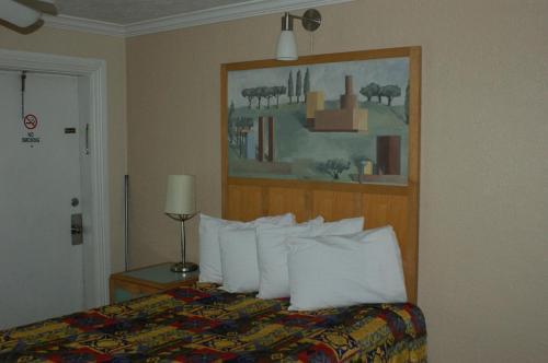 Letto o letti in una camera di Sea Vista Motel