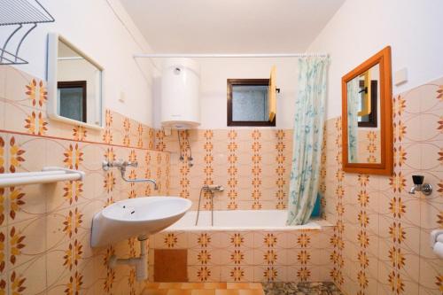 Et badeværelse på One-Bedroom Apartment in Pula VI