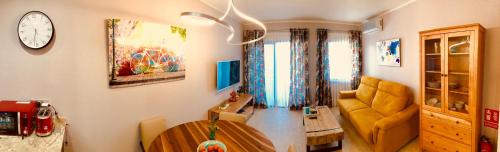 TV a/nebo společenská místnost v ubytování PARAISO FLOR