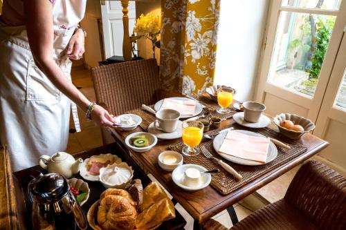 Opcions d'esmorzar disponibles a Villa Louise