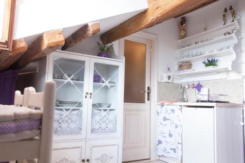 Kjøkken eller kjøkkenkrok på Apartments Authentic Baska