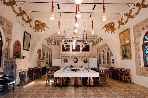 Un restaurante u otro lugar para comer en Bundelkhand Riverside