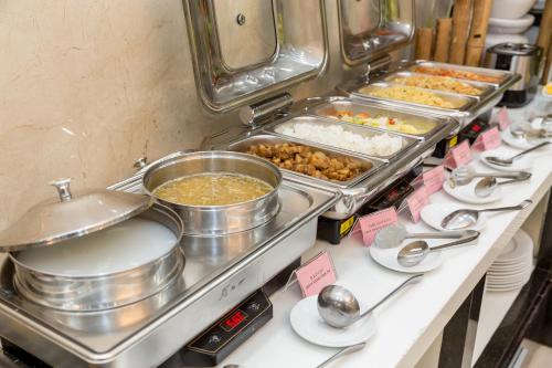 Comida en o cerca de este hotel