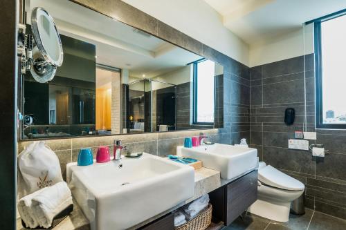 Koupelna v ubytování La Vida Hotel