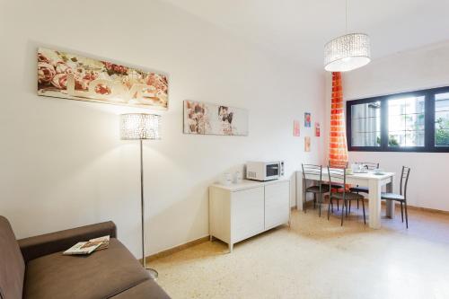 GuestHost - Florence Ognissanti Apartment
