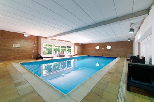 Bazén v ubytování Hotel Le Beau Séjour nebo v jeho okolí