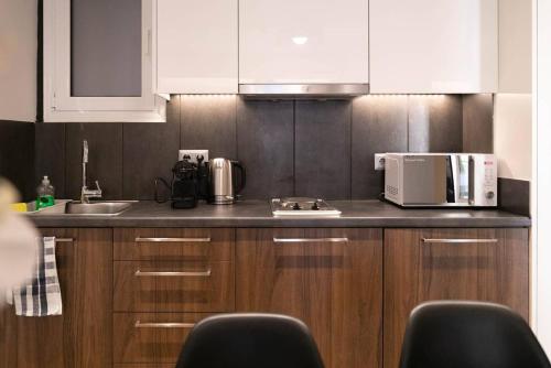 TONI'S Cute 2BD Apartment in Koukaki!