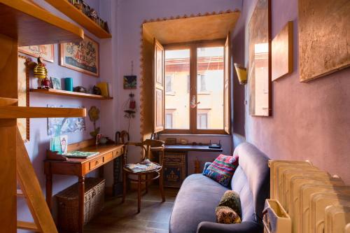 Charming Bright Colosseum apartment