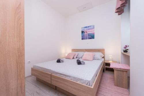 TNT Apartment
