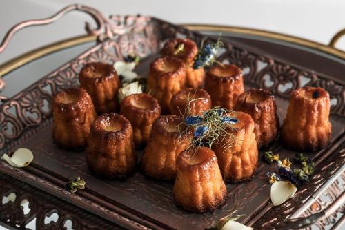 Makanan di atau berdekatan apartmen
