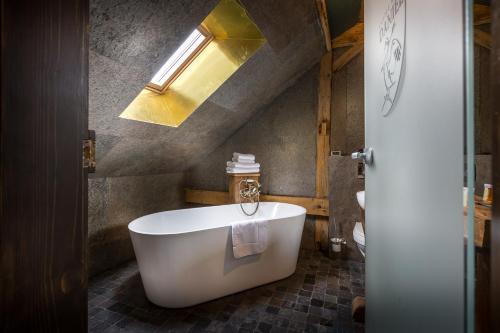 Un baño de Castle Hotel Daniel