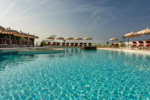 Bazén v ubytování Baia del Mar Beach Boutique Hotel nebo v jeho okolí