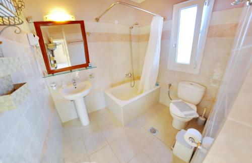 Gallery image of Alkyon Apartments & Villas Hotel in Lygia