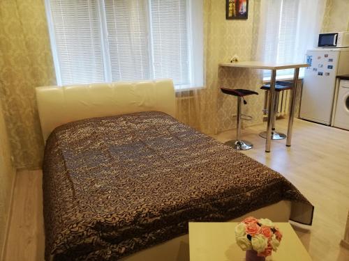 Кровать или кровати в номере Chern63 in Borisov