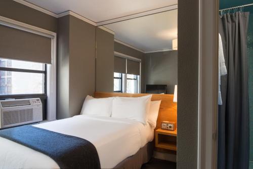 Hotel Max Image