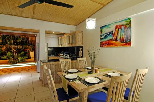 Kuchyň nebo kuchyňský kout v ubytování Lembongan Sanctuary Villas