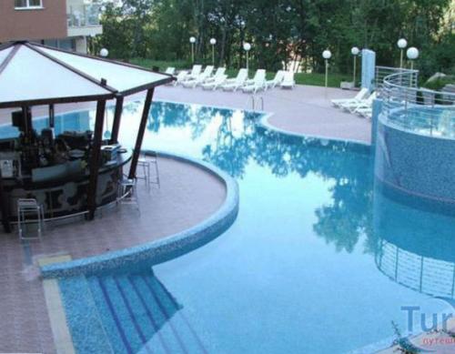 O vedere a piscinei de la sau din apropiere de Nikea Park 2022