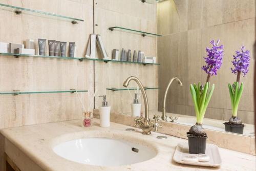 Phòng tắm tại Cedro Terrace&Jacuzzi - Loft in Trastevere