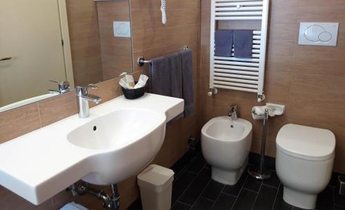
A bathroom at Hotel Esperia
