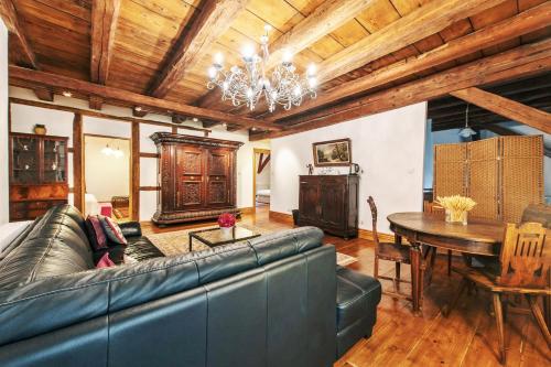 Ruang duduk di Chambres d'hôtes Château De Grunstein
