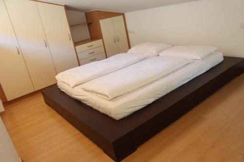 Katil atau katil-katil dalam bilik di Soliman