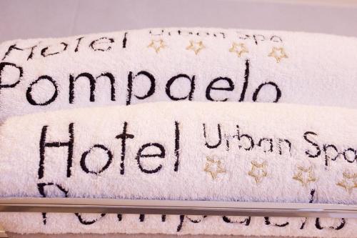 a birthday cake with the words pommachiachiachiachiachiachiachi hotel at Hotel Pompaelo Plaza del Ayuntamiento & Spa in Pamplona