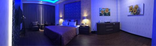 Una cama o camas en una habitación de Yinxiang Xihu Motel
