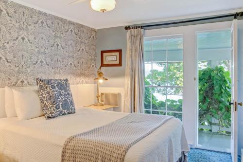Ein Bett oder Betten in einem Zimmer der Unterkunft Basin Harbor