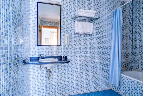 Hostal Nova Picanya tesisinde bir banyo