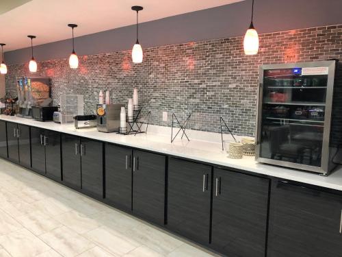 Kuchyň nebo kuchyňský kout v ubytování Quality Inn Dalton East