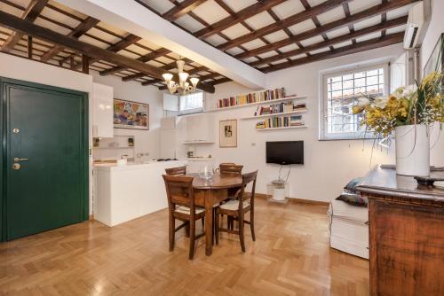 Campo de' Fiori Apartment