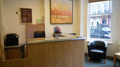 
The lobby or reception area at Regency Hotel Parkside
