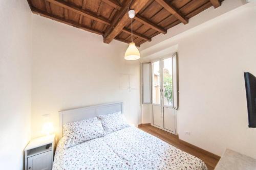 Central quiet apartment and terrace