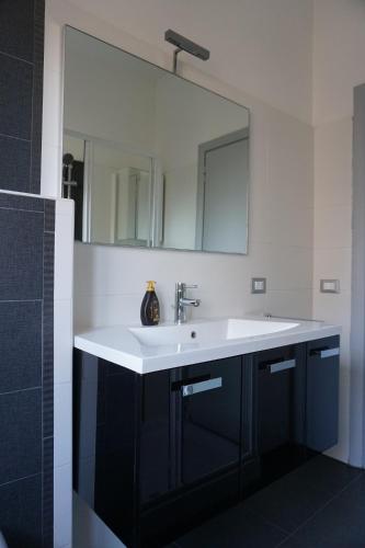 Rhome Away Marconi