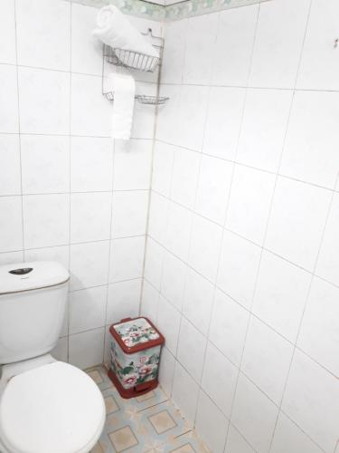 Ένα μπάνιο στο Dong Loan Hotel