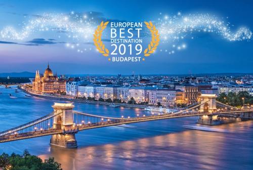 a picture of a bridge in budapest with the words european best destinations at Haus in Budapest mit Garten in Budapest