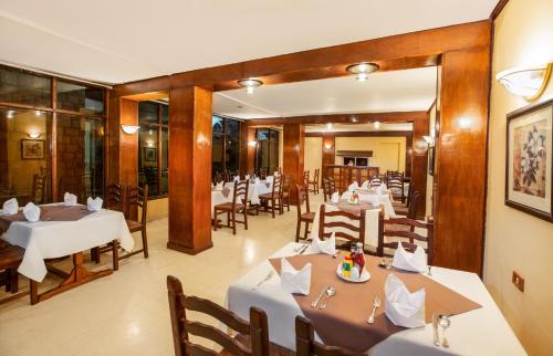 Restaurace v ubytování Obelisk Nile Hotel Aswan