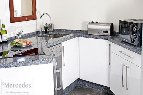 Fotografia z galérie ubytovania Beautiful Apartment with Balcony and pool. v destinácii Torremolinos